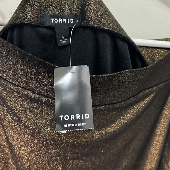 Torrid Gold Shine Shirred Bandage Mini Skirt Size 4 - Picture 8 of 12